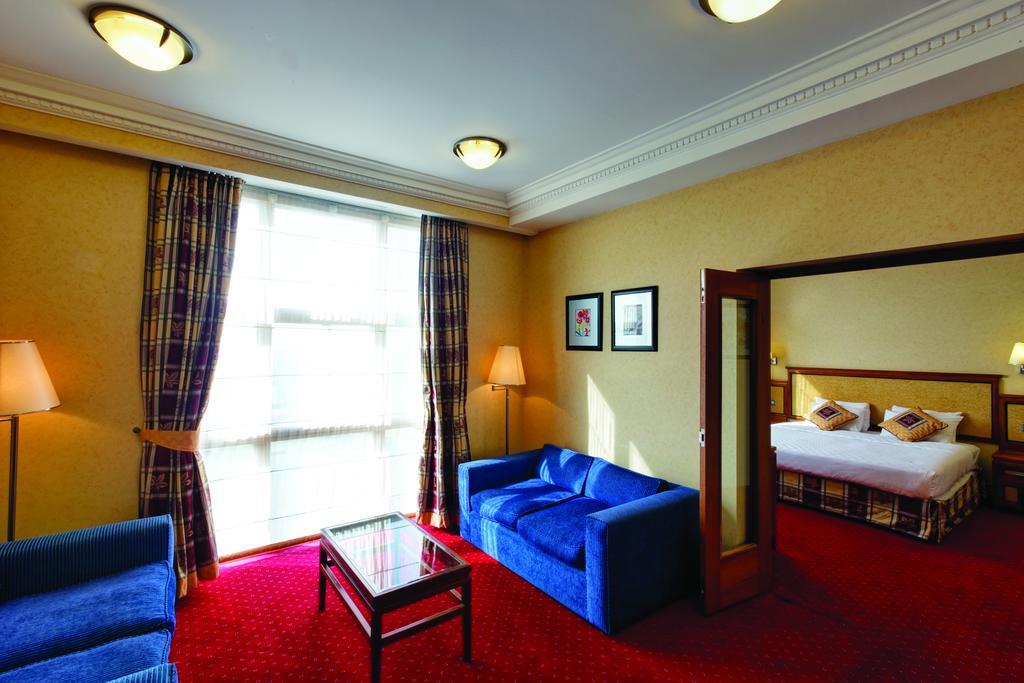 Grange Bracknell Hotel Exterior foto